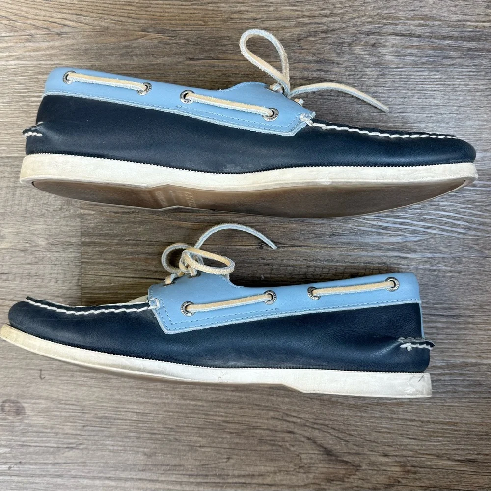 Sperry Men’s 2 Eyelet Boat Shoe, Navy, Cream, Light Blue, size 10